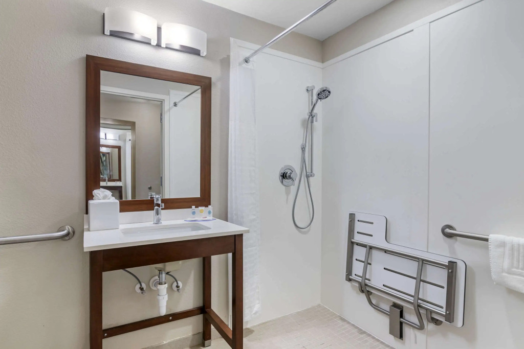 Comfort Inn & Suites Brunswick I-95