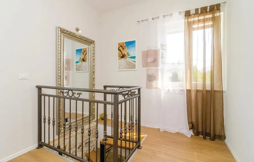 Awesome Home in Dubravka With Wifi and 5 Bedrooms