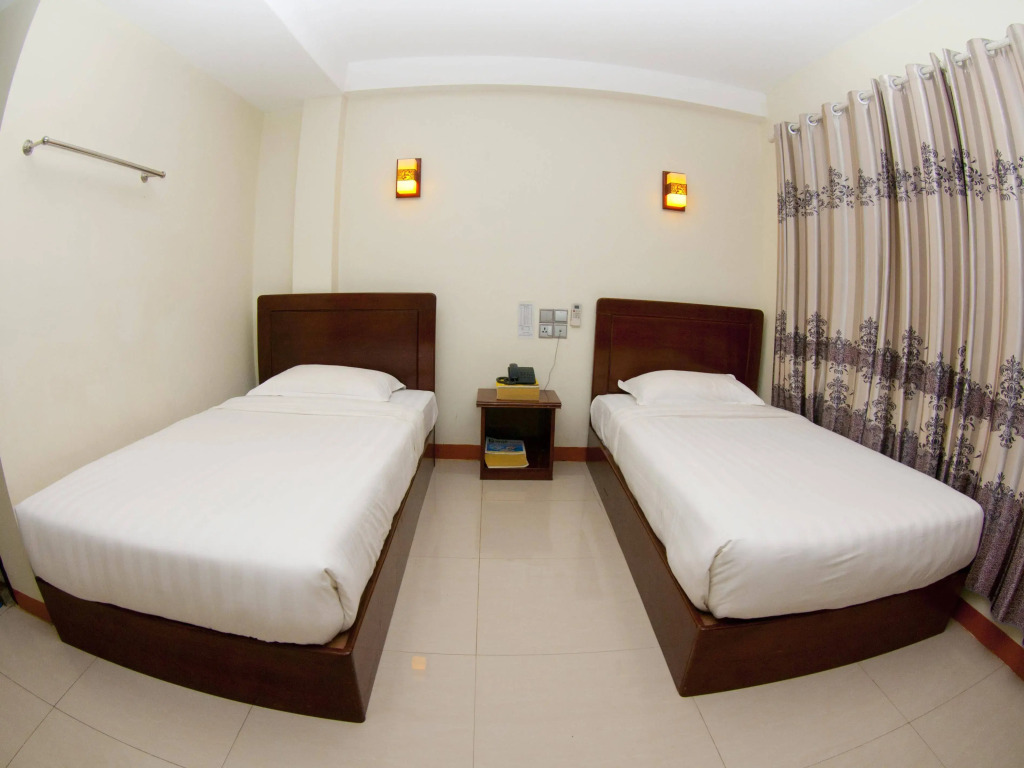 City Grand Hotel