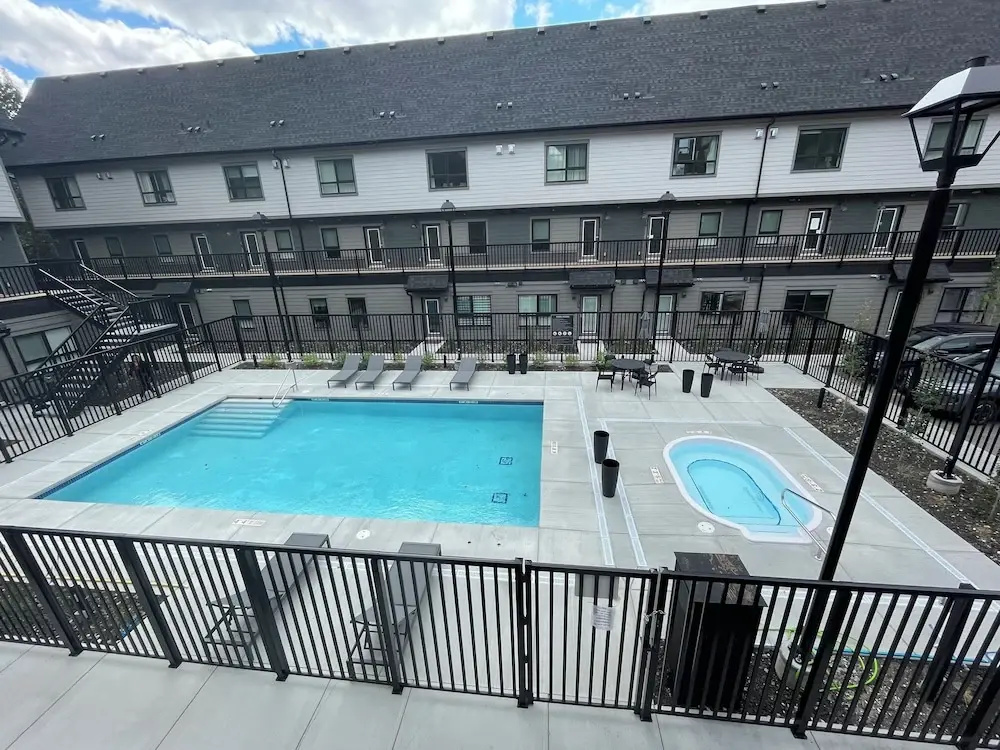 Skyline-Townhouse Combo-AC-Pool-Hot Tub