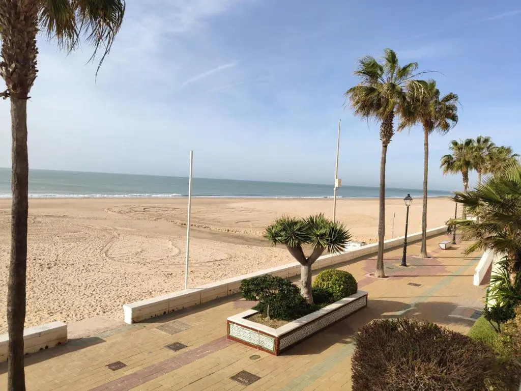 VALDECARRETAS Apartamento Rota cerca de playa