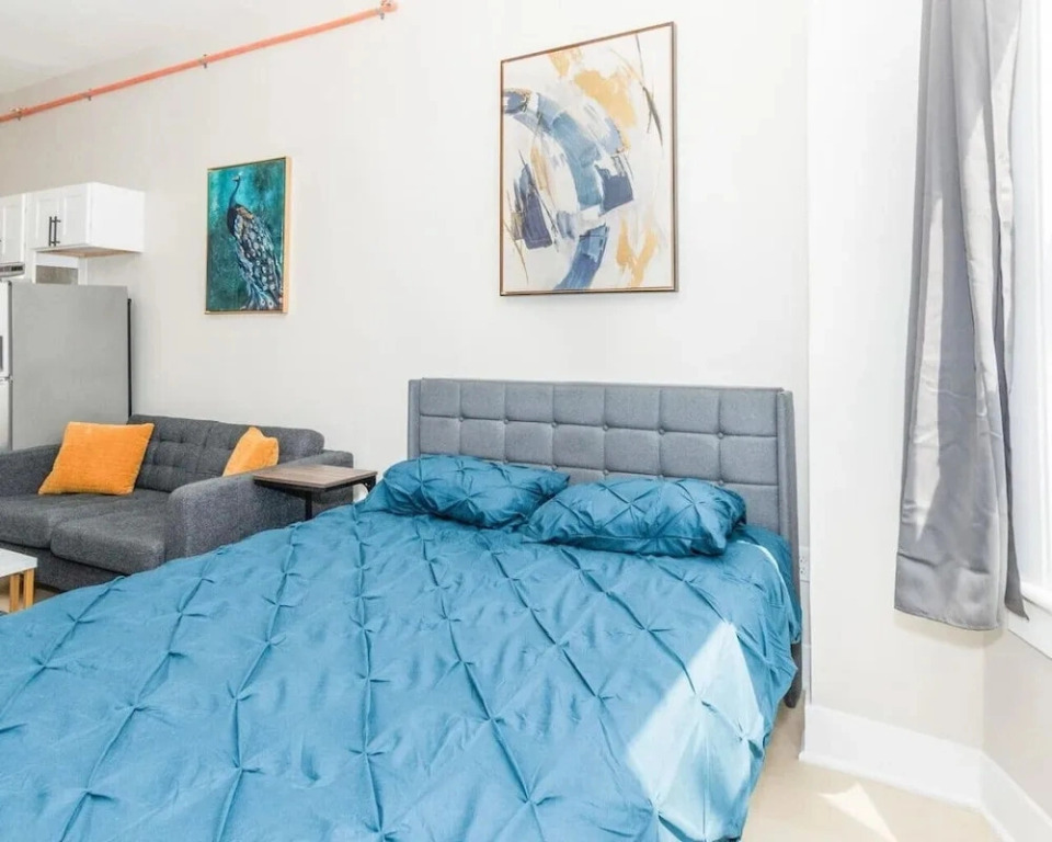 610 Large Studio Downtown With Pool Table