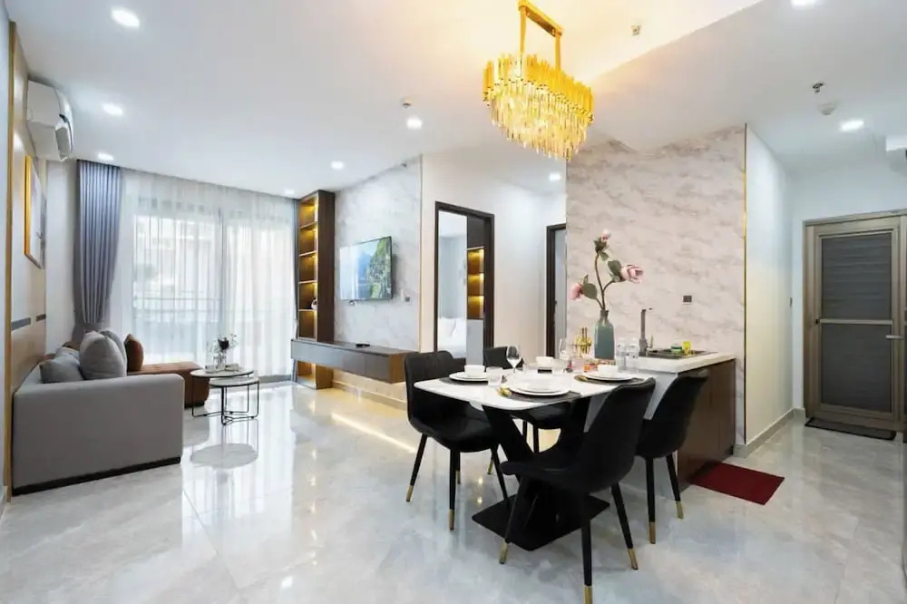 2BR Luxury in District 7