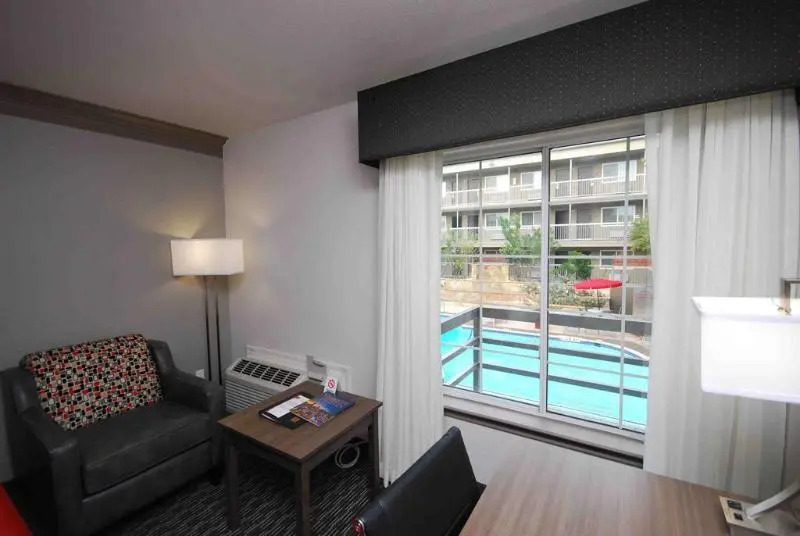 Clarion Inn & Suites Conference Center