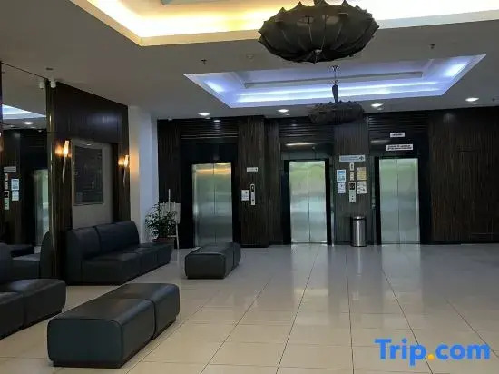 Likas Square Serviced Apartment - garden view with 3 bedrooms by Kocy Homestay