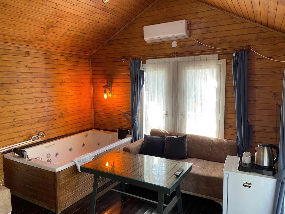 Çeli̇k Resort