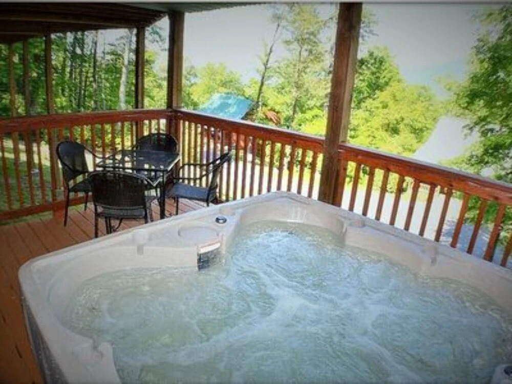 Bearmont Lodge Mtn Views