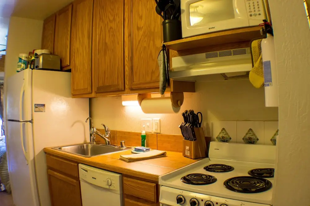 Chilled Coconut-steps To Beach! Free Wifi & Phone Studio Bedroom Condo