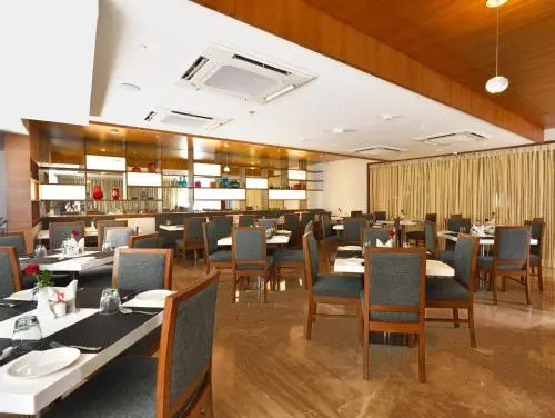 OYO 14282 Hotel Vivana