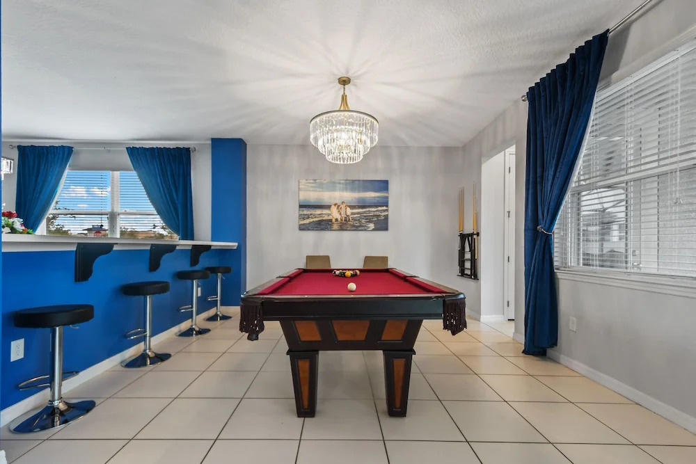 Ultimate 9-Bed Luxury Retreat - Movie Theater, Game Room, Pool, Spa & Themed Bedrooms in Resort Paradise
