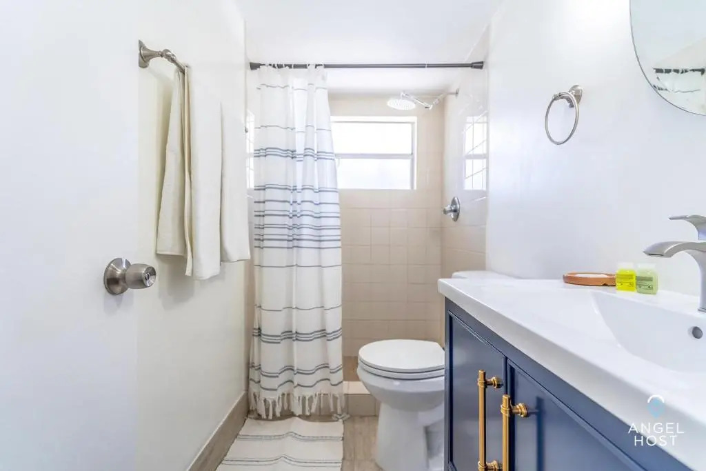 Sleek and Cozy Space 8Min to Ft Lauderdale Beaches!