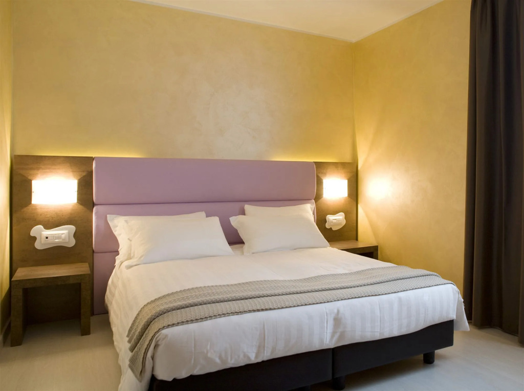 Base Hotel