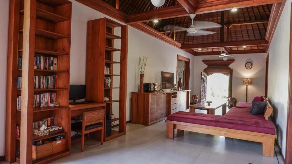 Segara Beach House Villa - Kuta