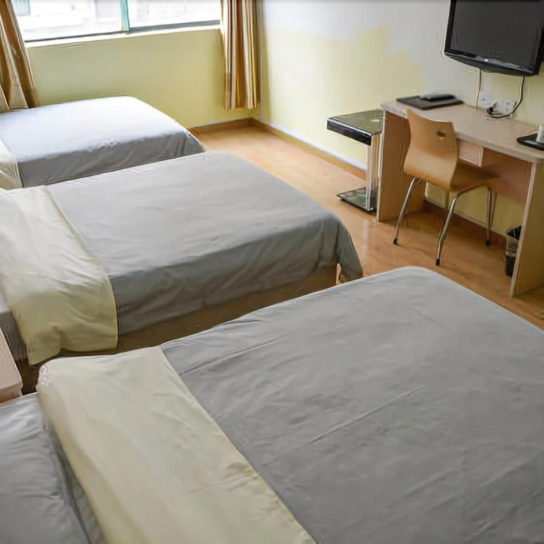 77 Chain Traders Hotel