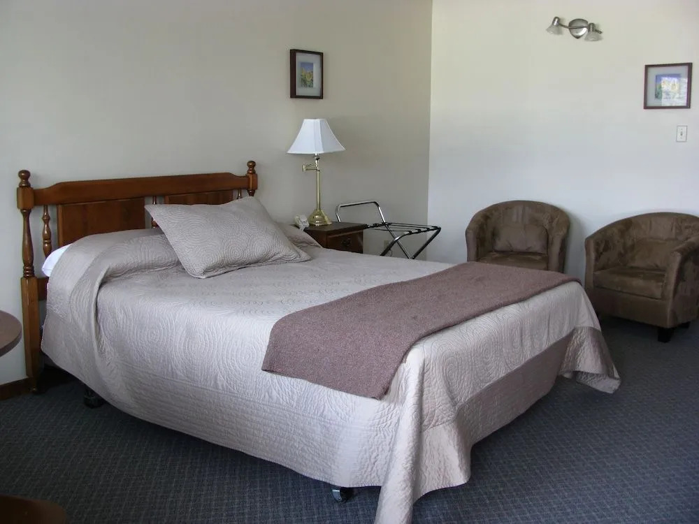 Homeport Motel