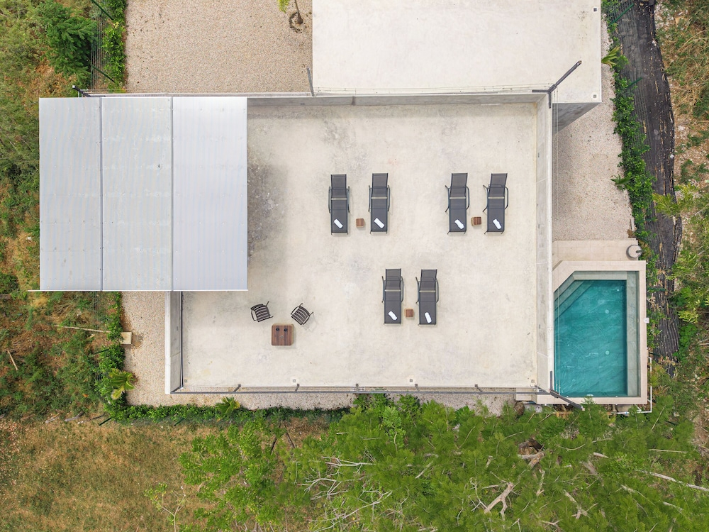 Nelblu Flamingo Suites