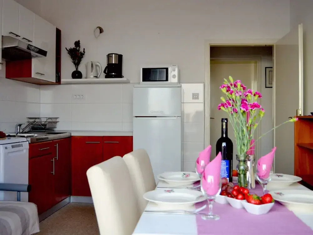 Apartments Lina - Three Bedroom Apartment With Two Balconies and Sea View