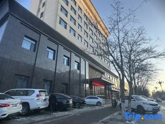 Jinyi  Hotel (Baotou East Railway Station )