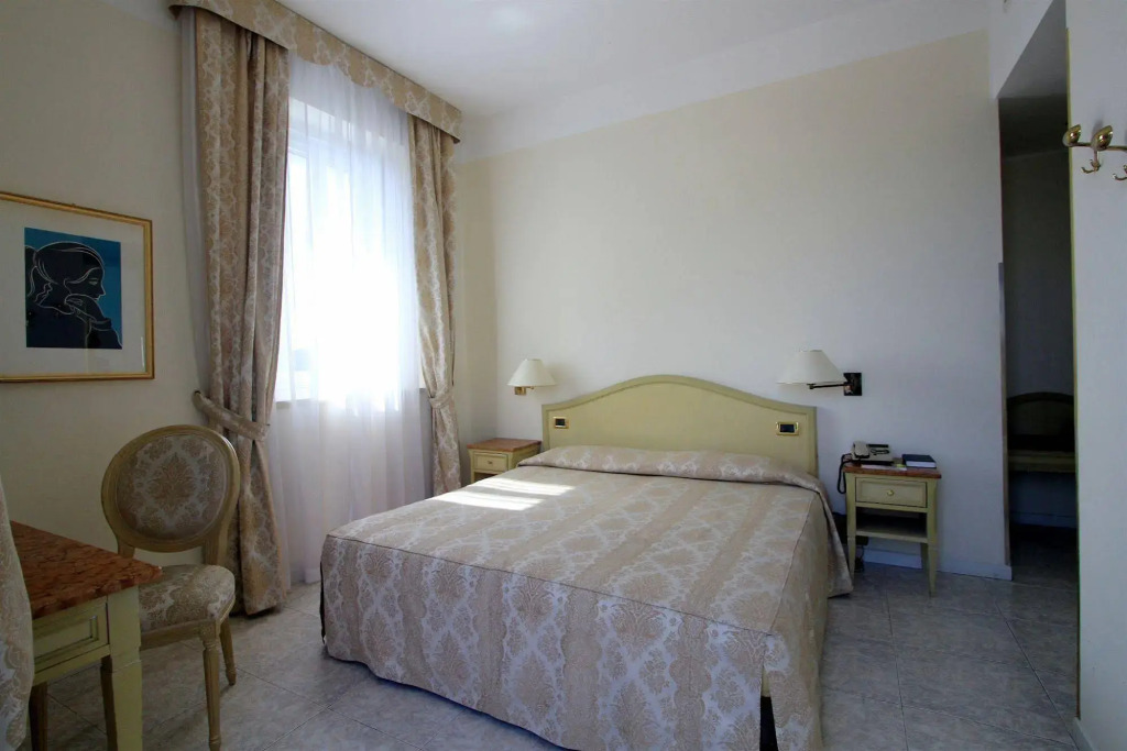 Ena Hotel