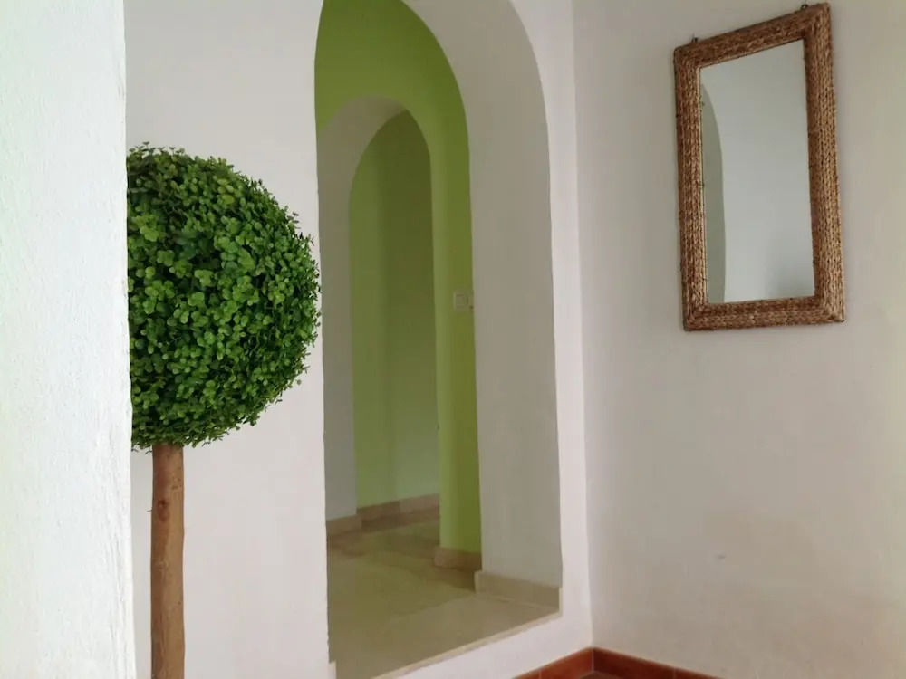 Spacious Villa With Private Swimming Pool in Ambolo