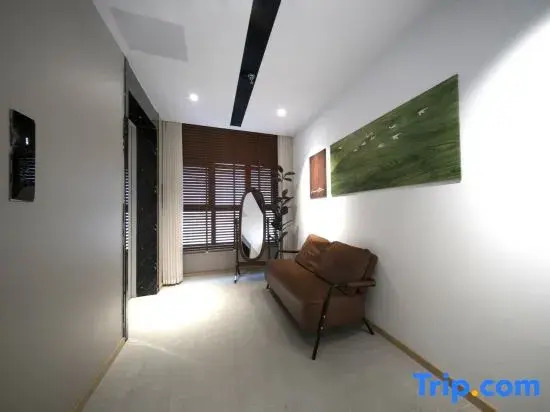 Mido Hotel (First Affiliated Hospital of Weihui Medical College)