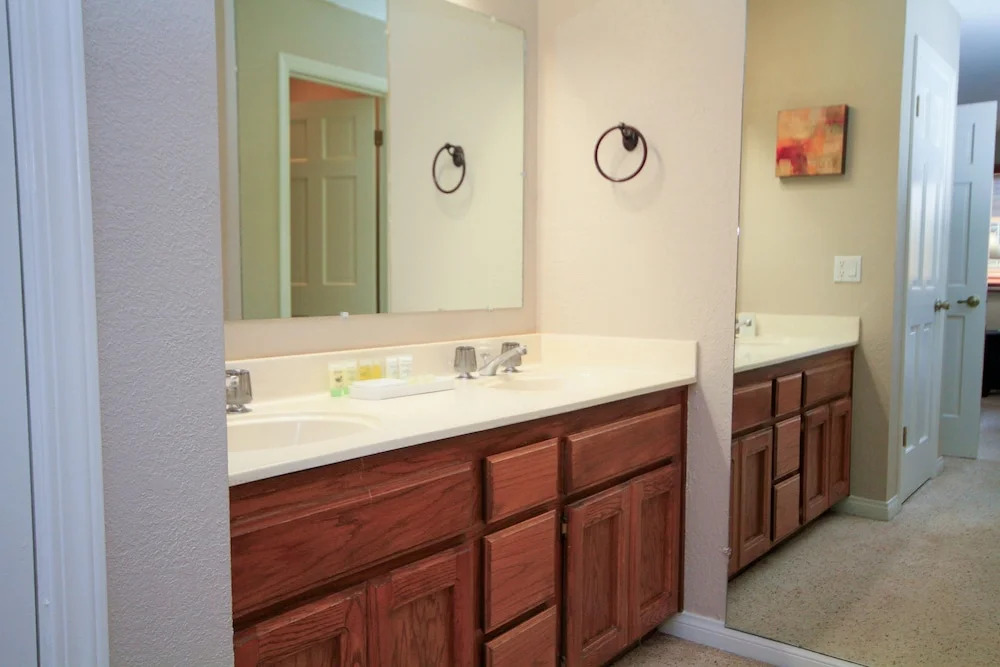 Mountainback #102, Corner Unit 2 Bedrooms 2 Bathrooms Condo