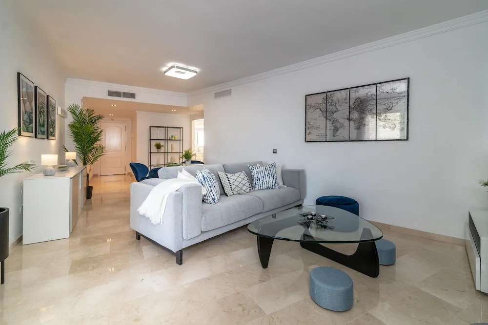 Comfy And Stylish Puerto Banus Apartment