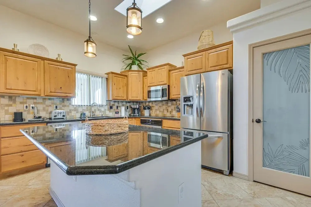 Putting Green & Mtn View: Lake Havasu City Home!