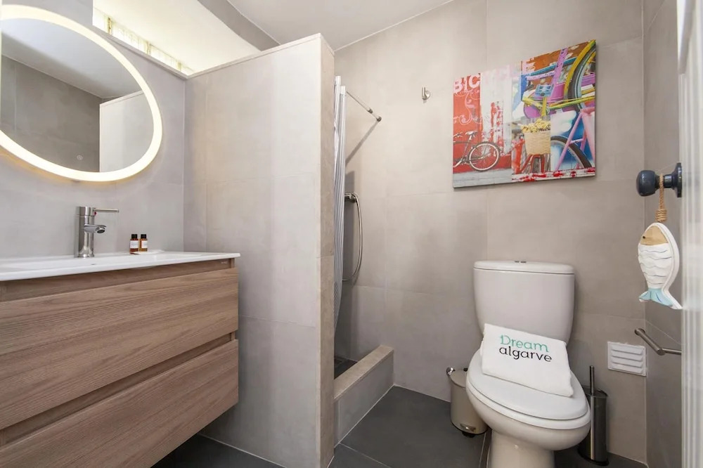 A27 - Caracol Corner Studio in Lagos