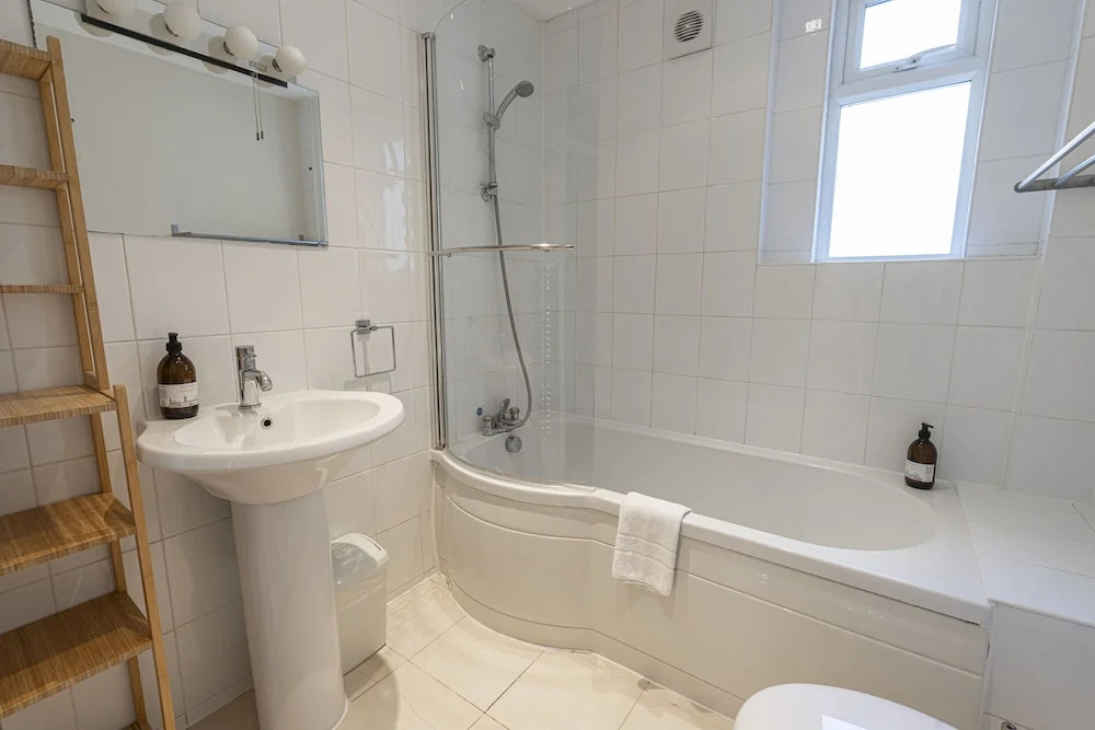 JOIVY Charming 1 Bed Flat, Sleeps 4
