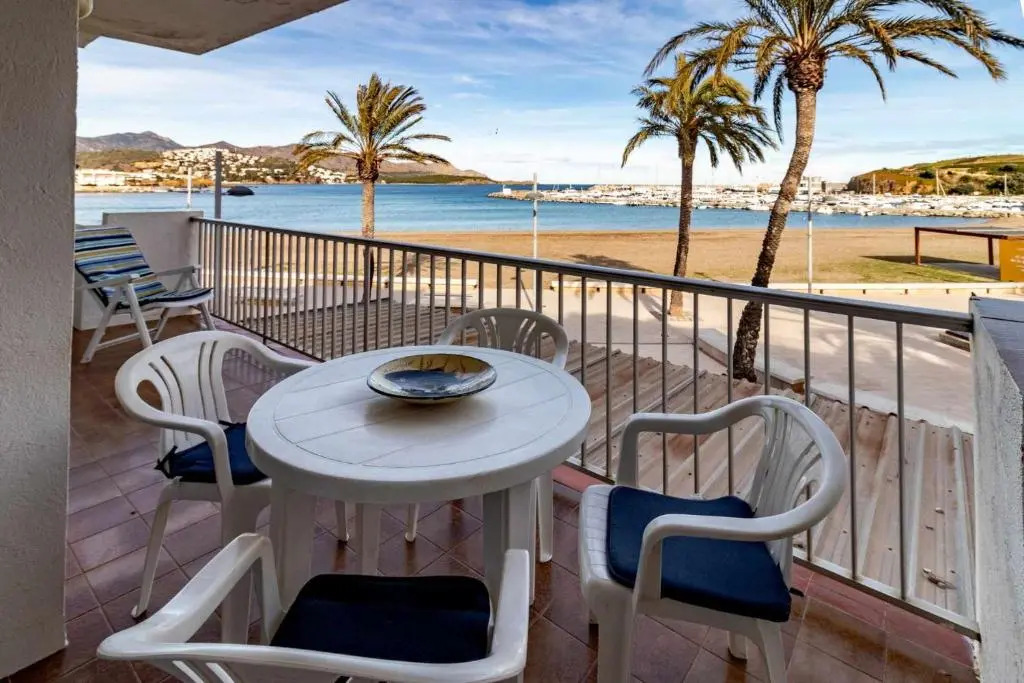 PORT DE LLANÇÀ 30 apartamento en primera línea de mar