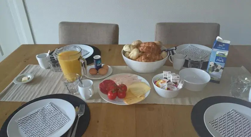 Bed & Breakfast 108