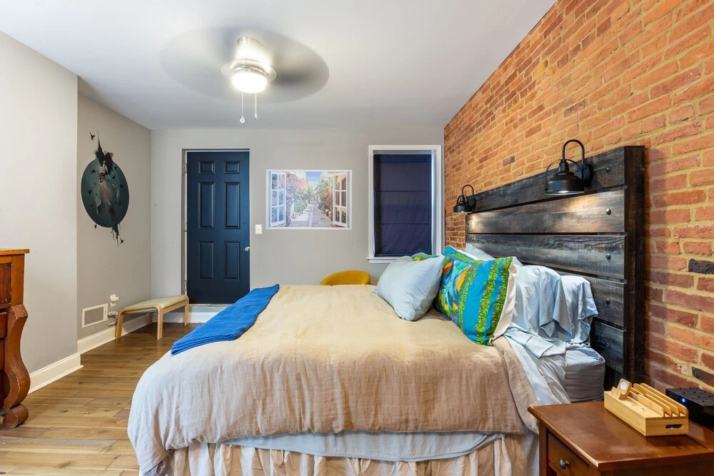 Historic Rowe House 2br 2.5ba Cityscape View 2 Bedroom Home by RedAwning