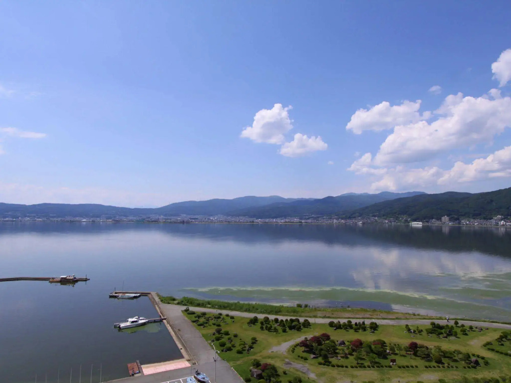Suwa Lakeside Hotel