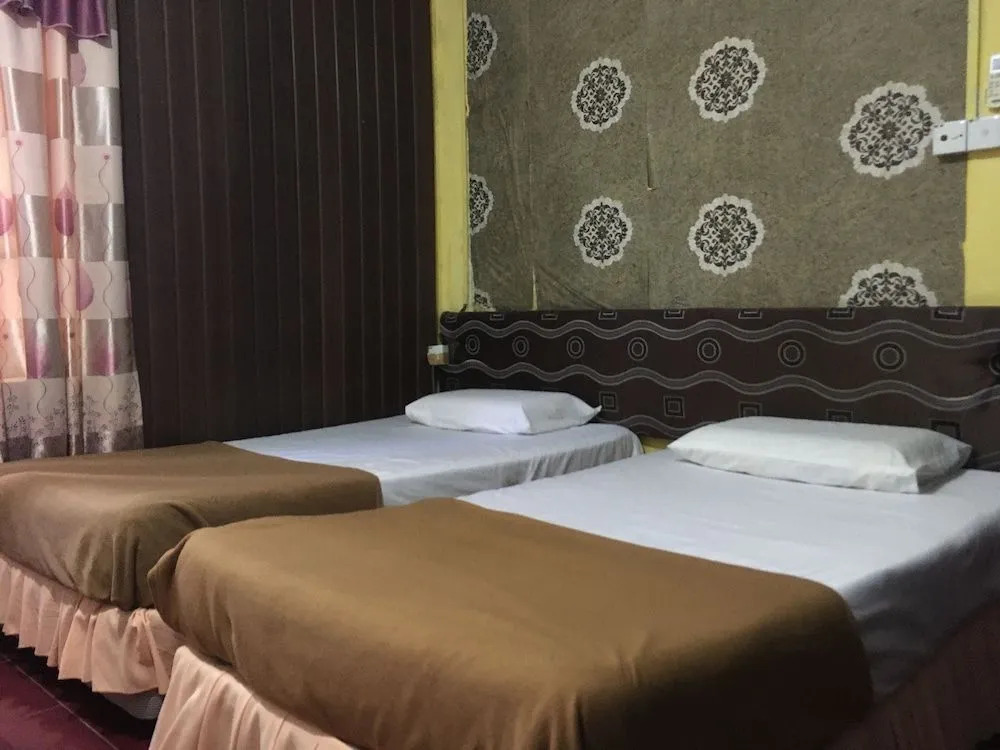 OYO 89653 Anisaa Inn