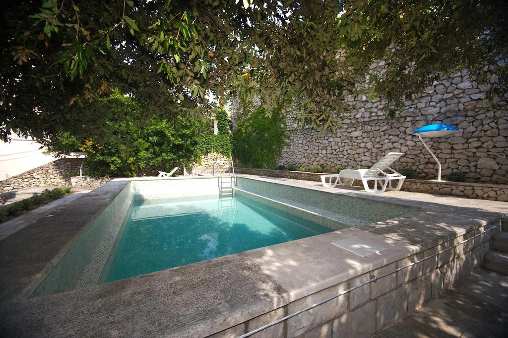 Apartments Villa Marijeta with Free Parking