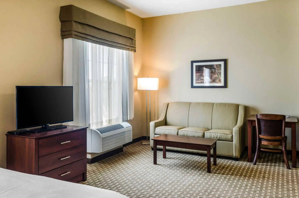 MainStay Suites Hackberry Sportsmans Lodge
