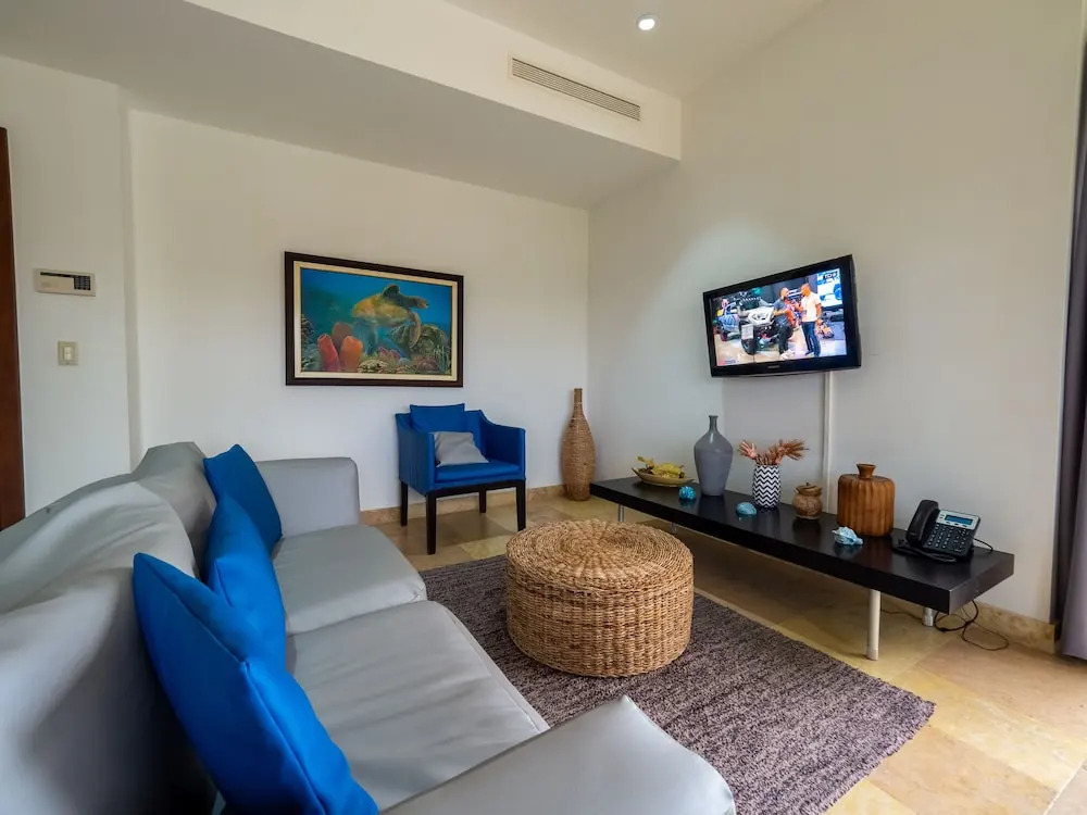 Acqua Residences 503