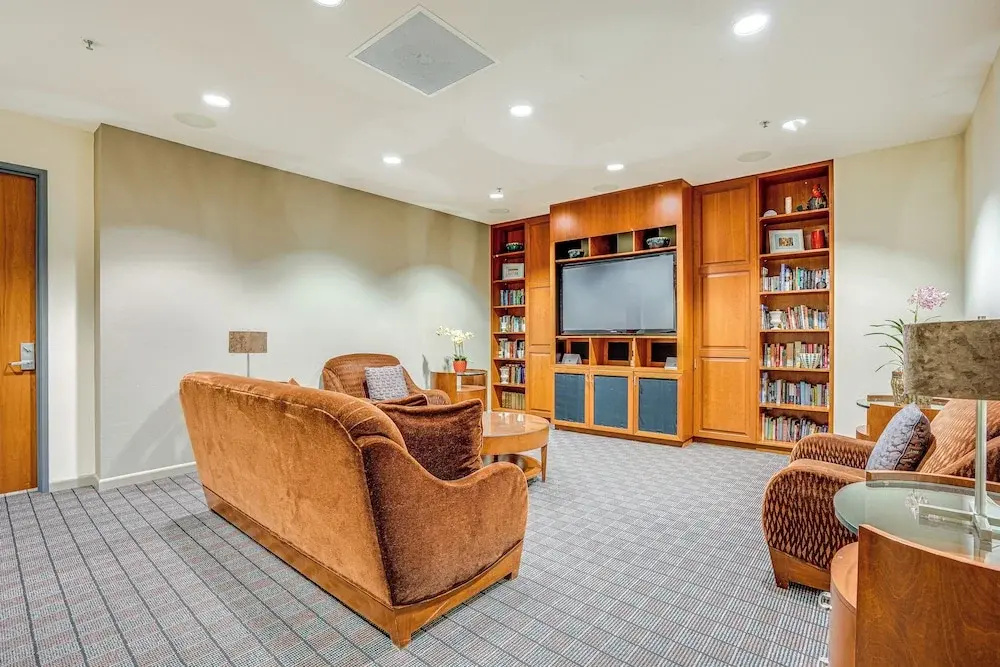 Luxe Condo w/ Private Patio & Perks in Emeryville!