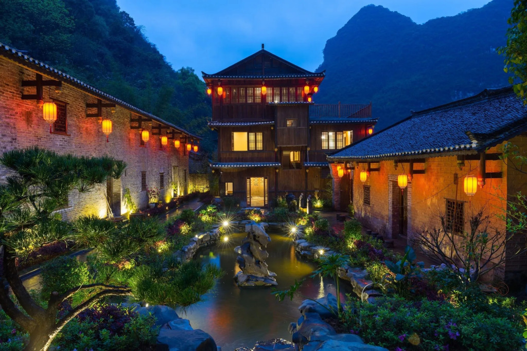 Yangshuo Ancient Garden Boutique Hotel-English speaking team&Swimming pool&Activities organized&Free pick up from Airport or TS over 4 nights