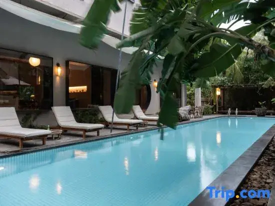 Wonderland Inn, Sanya