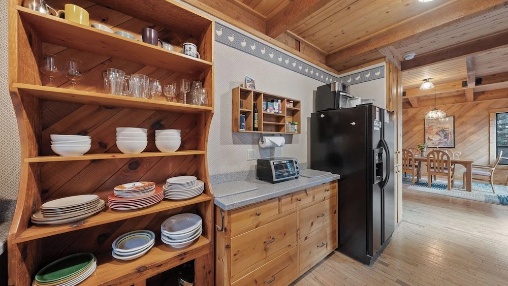Cozy Donner Lake Cabin w/ Kayaks, Forest Views, Fireplace & Quick Ski Resort Access Donner Lake Refuge by Avantstay