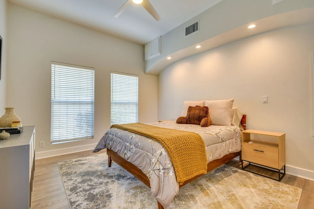 Luxe Pasadena Casita w/ Fireplace & Grill