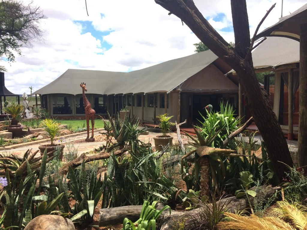 Tau Game Lodge