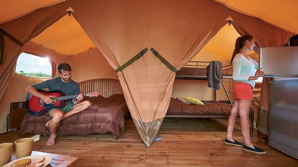 Camping la Peiriere - Lodge en Pays Cathare