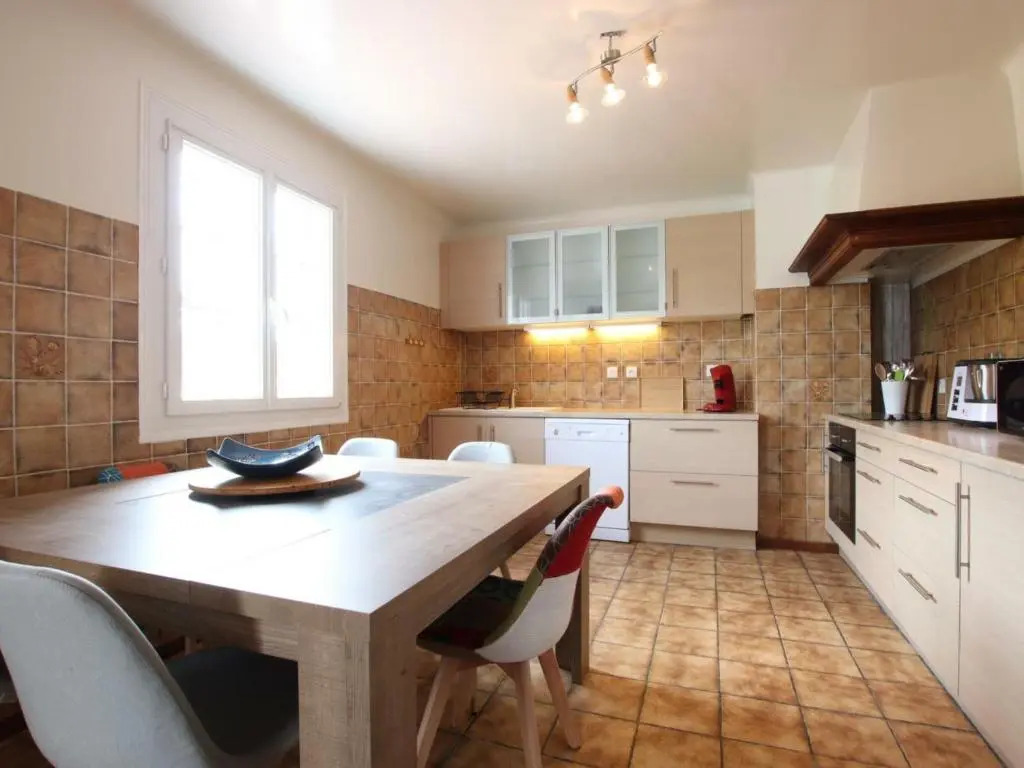 Gîte Saint-Jean-le-Vieux, 3 pièces, 5 personnes - FR-1-384-791