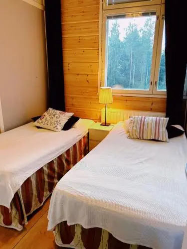 Wanha Koulu Tahko Unelma, 4mh, Palju, Sauna, Tupakeittiö, Wifi, Liikuntasali, RinteetSpaRavintola 6km, Lemmikit OK, Edukas