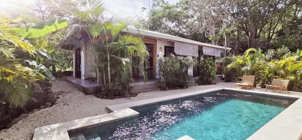 Lapislazuli House & Flats with shared Pool