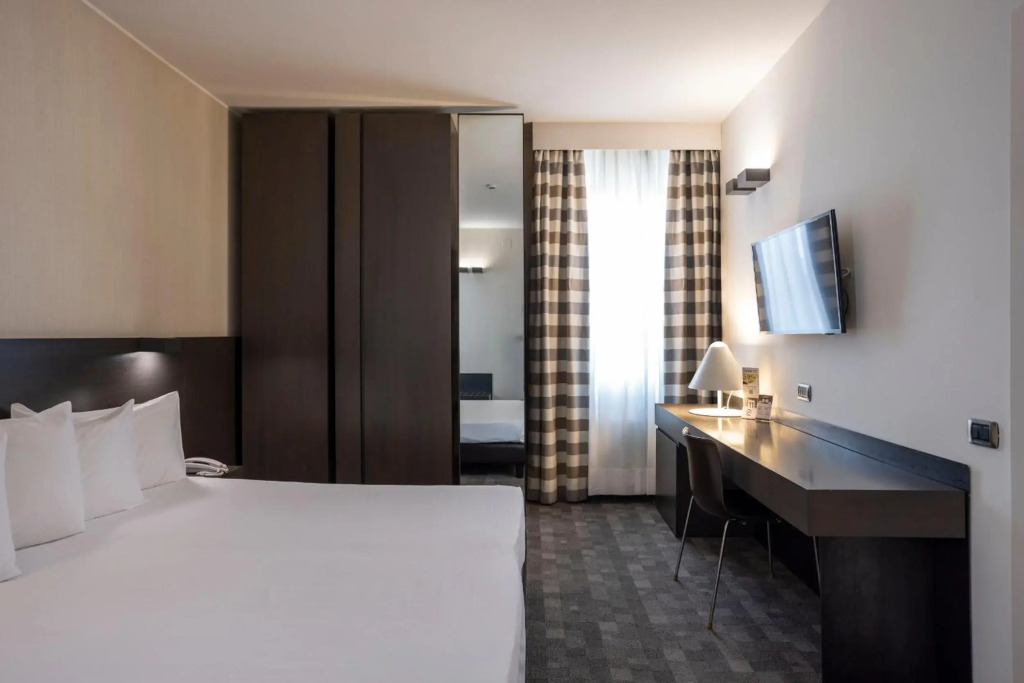 Hotel Ovest