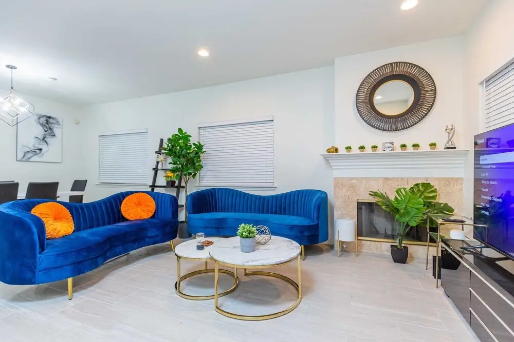 Not Affected by the Fire/elegant Pasadena Retreat Prime Comfort Awaits